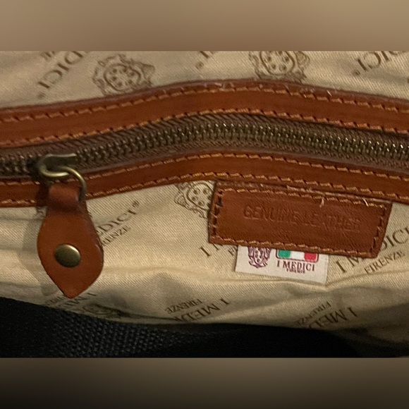 I medici Rustic Genuine Leather Duffle Bag - Picture 10 of 10